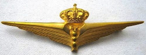 Аверс и реверс знака военного пилота-наблюдателя в золоте. Королевство.