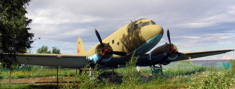 Военно-транспортный самолет Ли-2. 