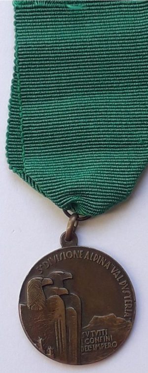Аверс и реверс памятной медали 5-й альпийской дивизии.
