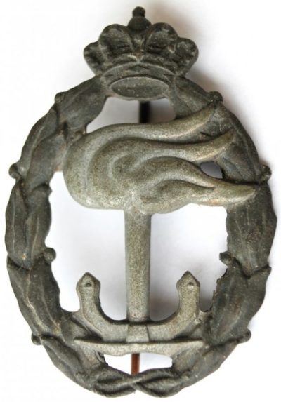 Аверс и реверс знака морского наблюдателя в серебре. Королевство.