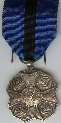 Серебряная медаль Ордена Леопольда II. 