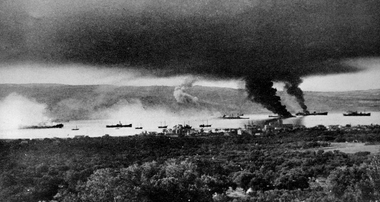 Британские корабли ведут бой за Крит. Май, 1941 г