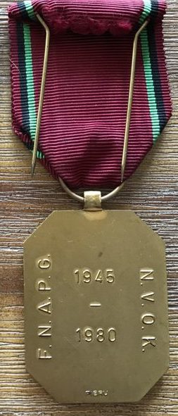 Аверс и реверс медали в память 35-летия окончания Второй мировой войны.