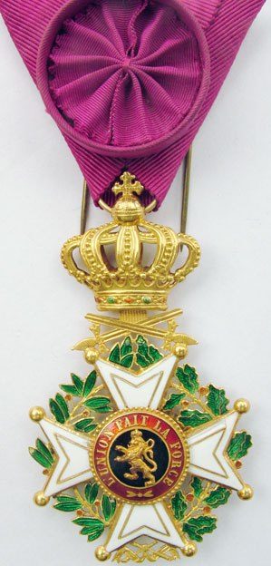 Знак Офицера Ордена Леопольда I с мечами.
