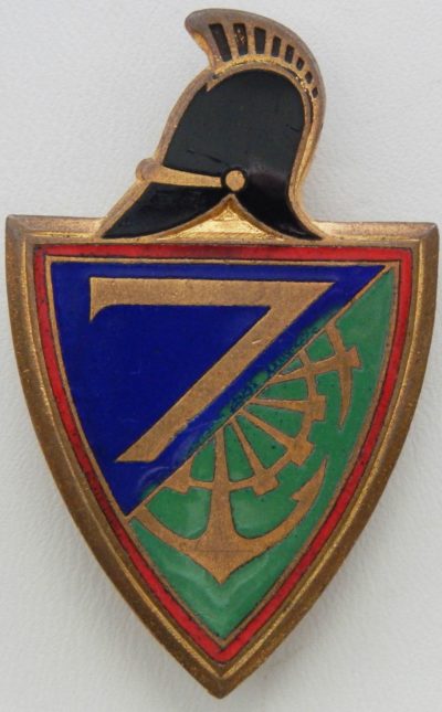 Аверс и реверс знака 7-го инженерного полка.