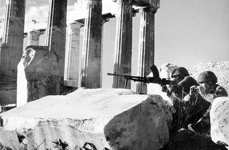 Британские парашютисты в Афинах. Декабрь 1944 г.