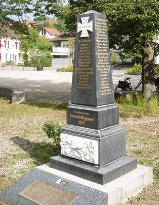 п. Мёггенген. Памятник пропавшим без вести во время Второй мировой войны. 