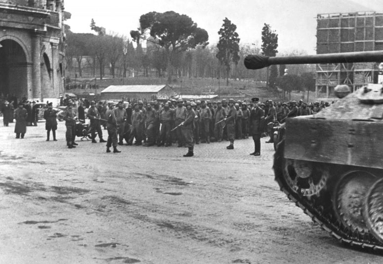 Военнопленные союзники в Риме. Февраль 1944 г. 