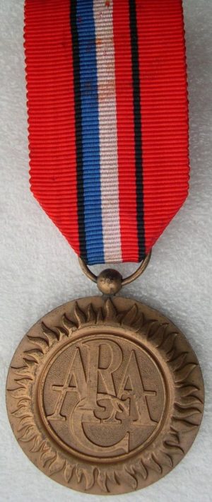 Аверс и реверс медали Республиканской ассоциации ветеранов (ARAC).