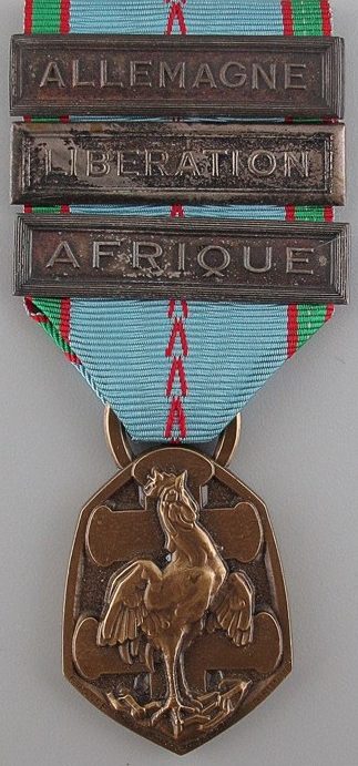 Аверс и реверс памятной медали войны 1939-1945.