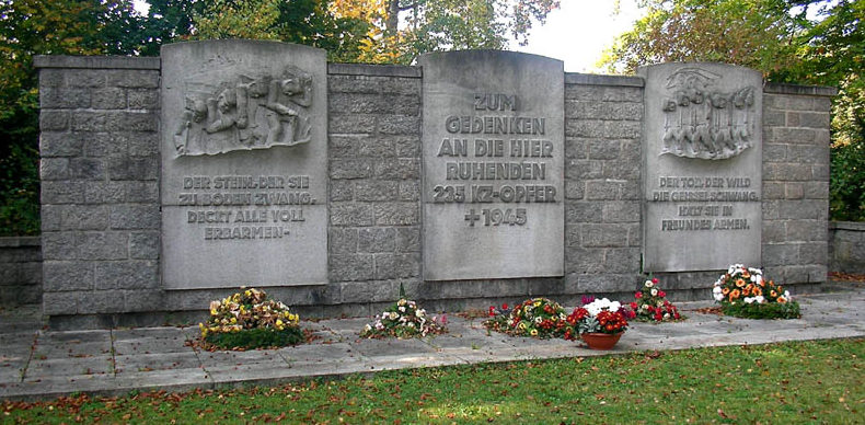 Памятник узникам концлагеря.