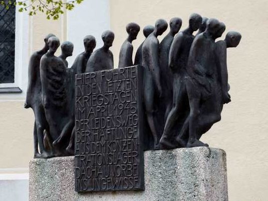 г. Бад-Тёльц. Памятник «Маршу смерти». 
