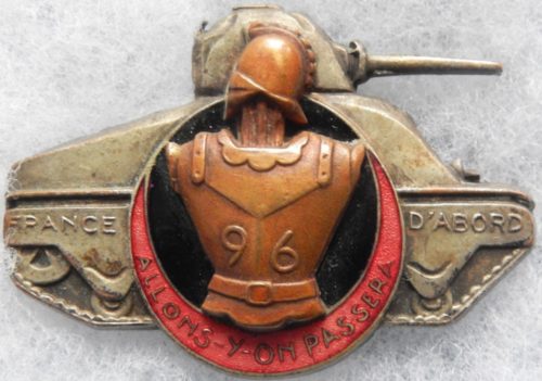Аверс и реверс знака 96-го инженерного батальона 5-й бронетанковой дивизии.