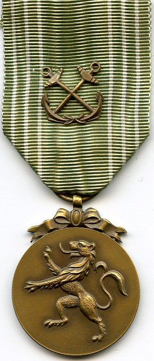 Аверс и реверс Морской медали 1940-1945.