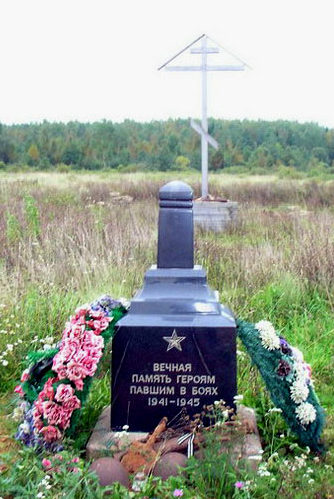 п. Красный Бор Тосненского р-на. Памятный знак советским воинам. 