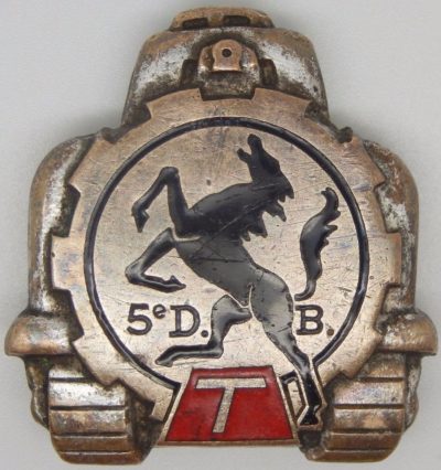 Аверс и реверс знака командования 5-й бронетанковой дивизии.
