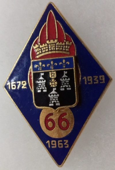 Аверс и реверс знака 66-го пехотного полка.
