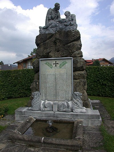 Коммуна Крюн. Памятник 39 землякам, погибшим во Второй мировой войне. 