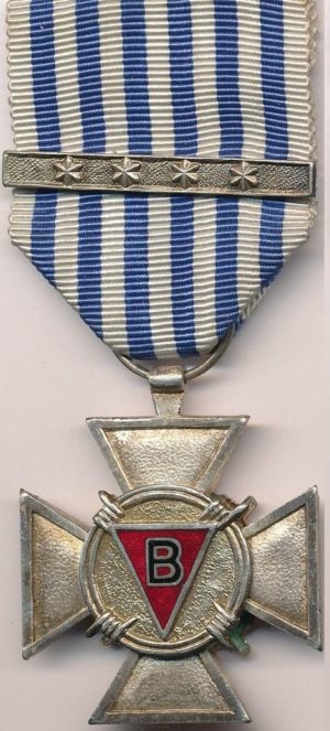 Аверс и реверс креста политических заключённых войны 1940-1945 с планкой.