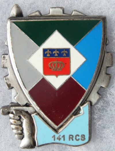 Аверс и реверс знака 141-го полка командования и поддержки.