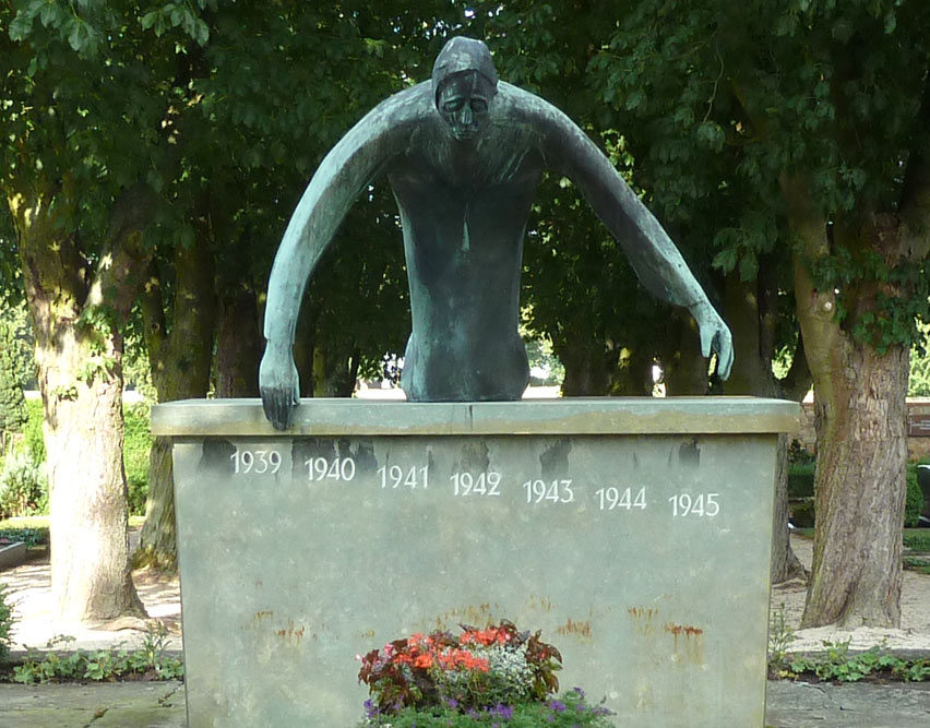 г. Бад-Наухайм. Памятник жертвам войны. 