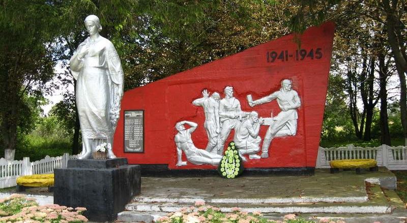 д. Грайно Берестовицкого р-на. Памятник советским воинам.