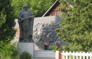 д. Грицевичи Берестовицкого р-на. Памятник землякам, погибшим в годы войны.