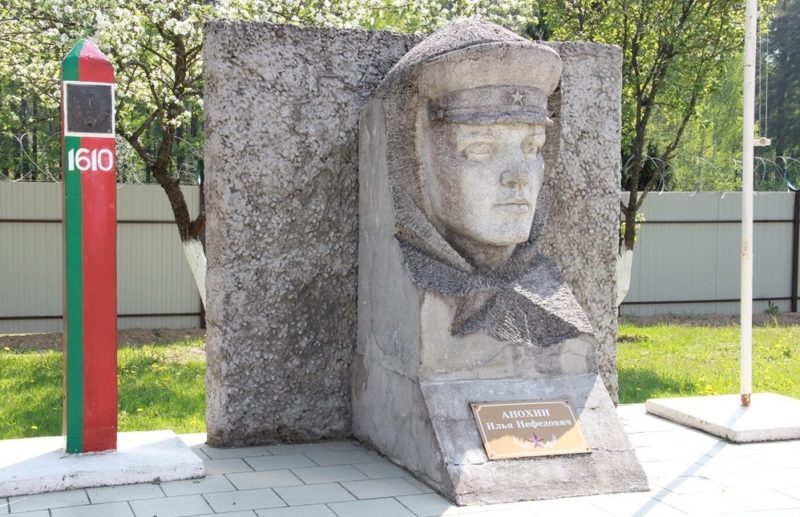 Агрогородок Пограничный Берестовицкого р-на. Памятник пограничникам.