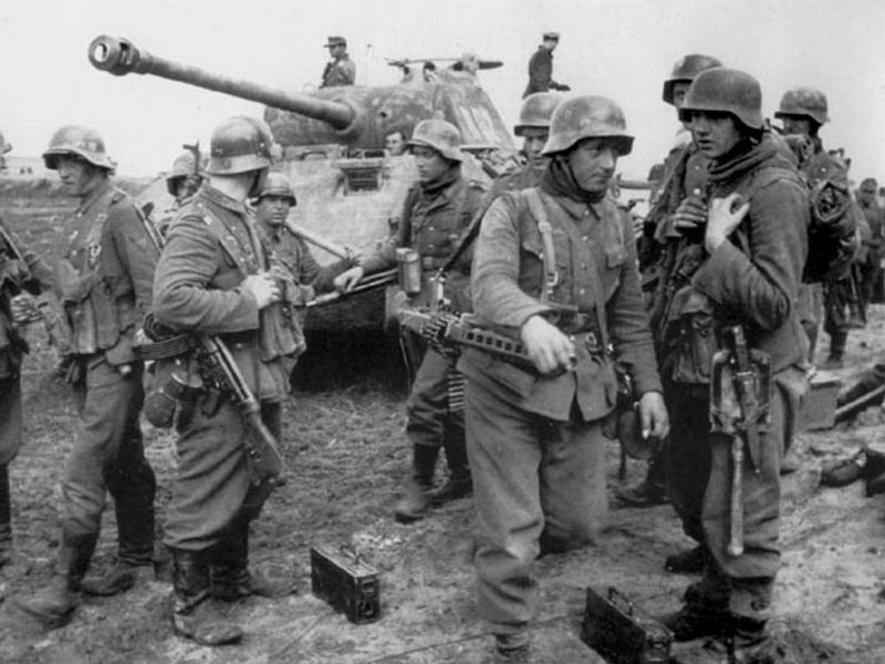 Солдаты дивизии под Ковелем на Украине. Март 1944 г.