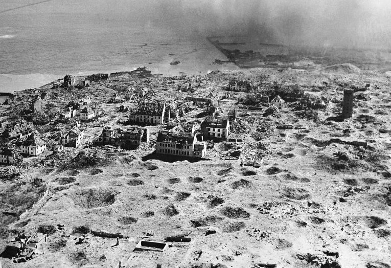 Остров Гельголанд после бомбардировки. 