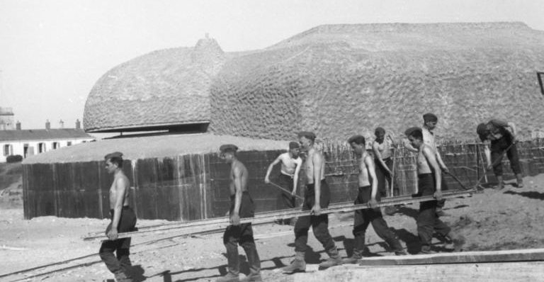 Строительство бункера в Пиренеях. 1942 г.