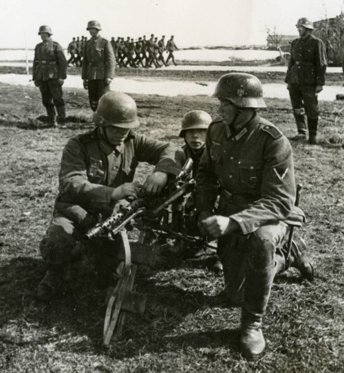 Солдаты дивизии на учениях. Октябрь 1941 г.