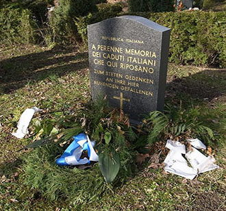  г. Дессау-Рослау. Братская могила итальянских солдат, погибших во время Второй мировой войны.
