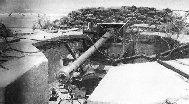 Орудие в бункере. Нормандия. 1942 г.