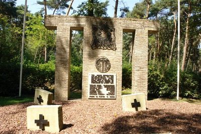 Коммуна Гангельт. Памятник на месте казни 7 бельгийских бойцов Сопротивления. 