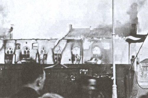 Горящая большая хоральная синагога. 4 июля 1941 г. 