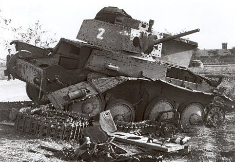 Подбитый танк восставших. Сентябрь 1944 г. 