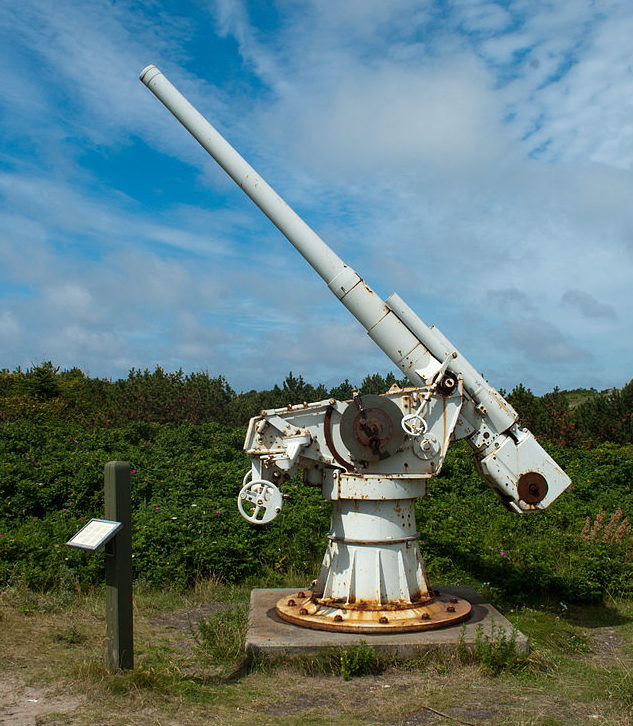 Зенитное 75-мм орудие.