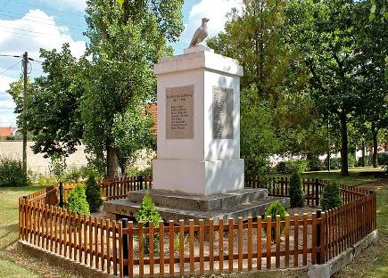  Коммуна Рисдорф. Памятник землякам, погибшим в годы обеих мировых войн.