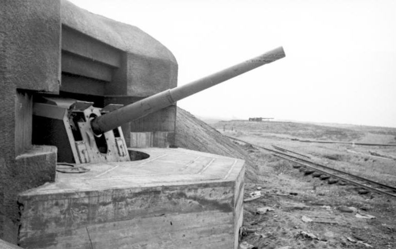 Normandiai parti akkumulátor.  1944 g.