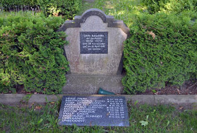 г. Зелов. Воинское кладбище, где похоронено 649 немецких солдат и офицеров, погибших с января по апрель 1945 года.