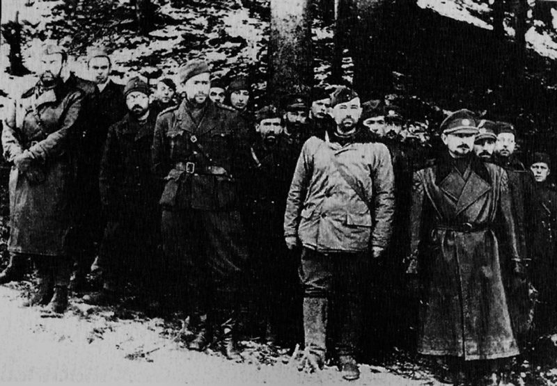 Отступающая повстанческая армия после подавления восстания. Октябрь 1944 г.