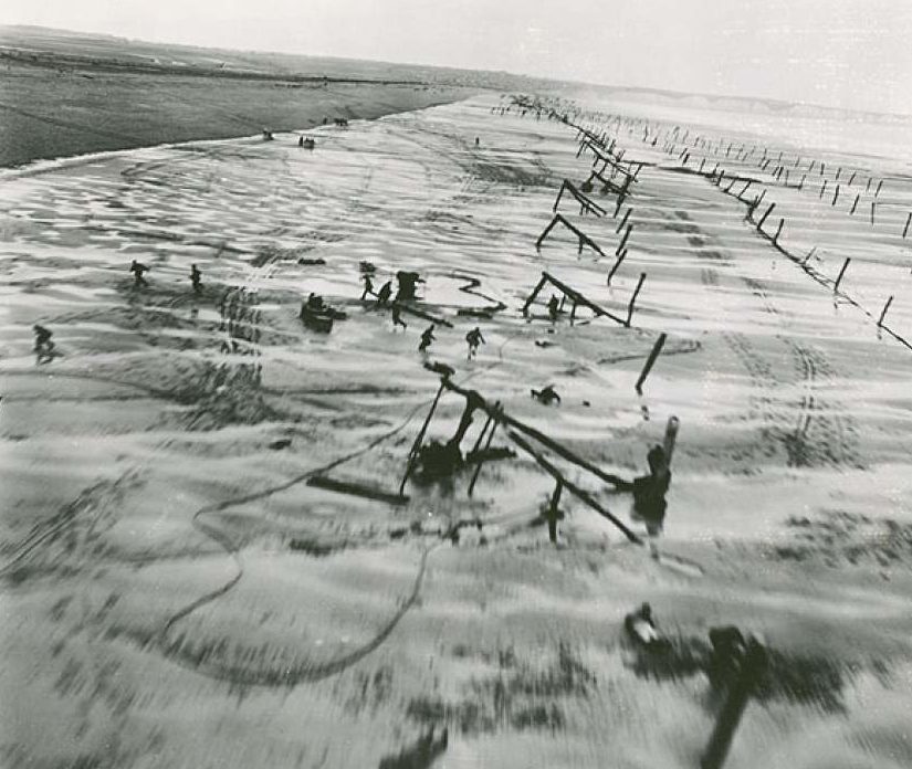 A tengerpart antiamfibikus védelme.  Normandia.  1944 g.