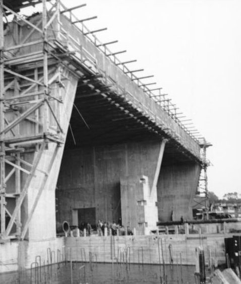 Строительство бункера типа «Scorf» в Лорьяне. 