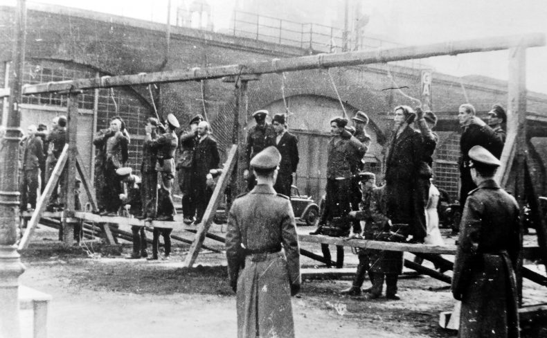 Показательная казнь одиннадцати подневольных рабочих в Кельне. 10 ноября 1944 г.