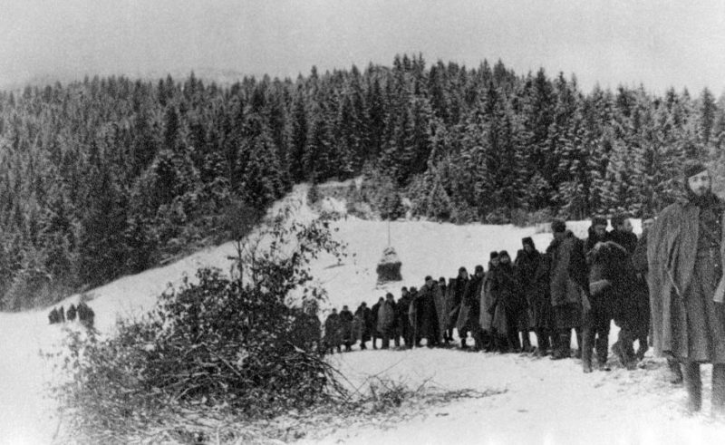 Партизаны в горах. Зима 1945 г.