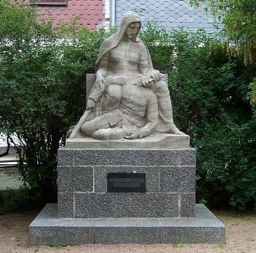 г. Броттероде. Памятник землякам, погибшим в обеих мировых войнах. 