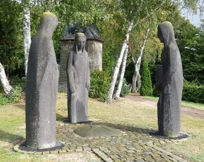 Коммуна Лангервеэ. Памятник землякам, погибшим в обеих мировых войнах. 