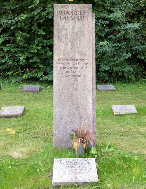 г. Киль. Памятник 112 жертвам бомбардировки в ночь с 26 на 27 июля 1942 года.