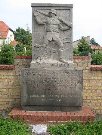 г. Людвигсфельде р-н Аренсдорф. Памятник землякам, погибшим в годы обеих мировых войн.